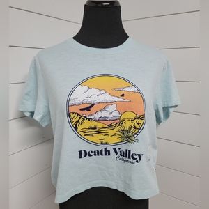 NWT Levi's Death Valley California Cropped Tee